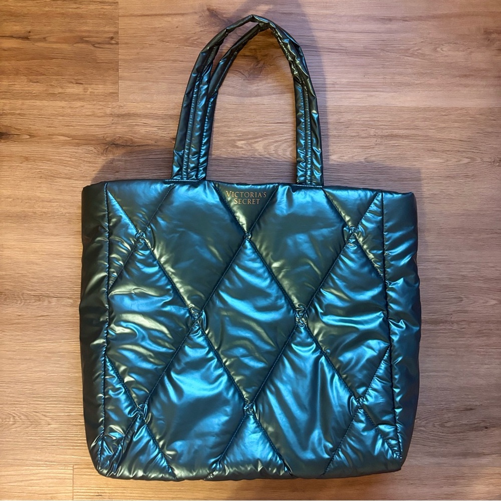 NWOT Victoria’s Secret Emerald Green Puffer Tote Bag